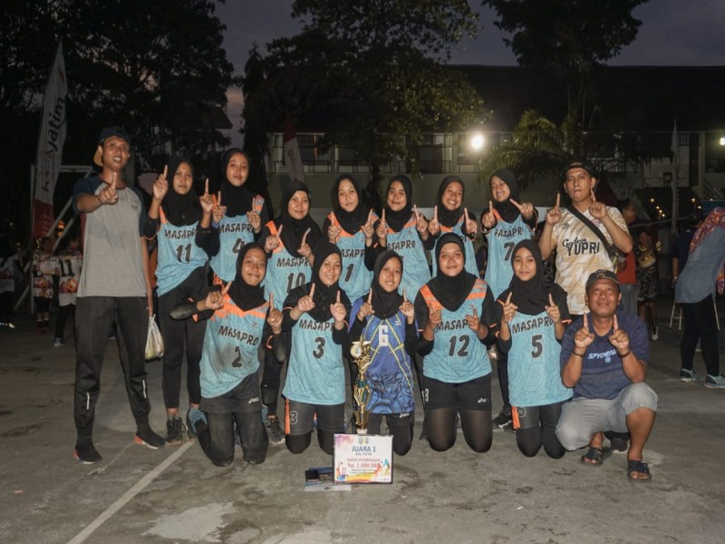 SETELAH MENJADI RAJA DISEPAK BOLA, MTs NEGERI KOTA PROBOLINGGO MENJADI RATU DI BOLA VOLI