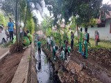 BERSIH SUNGAI PERINGATI HAB KEMENAG